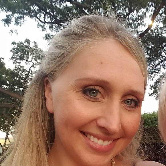 Meet your Posher, Amanda - Picture 1 of 1